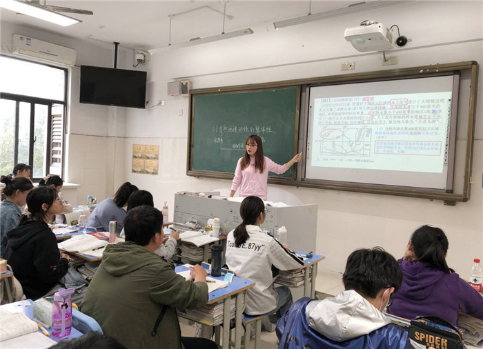 常態(tài)課堂喜迎專家蒞臨 教學視導引領(lǐng)高三教學(圖4)