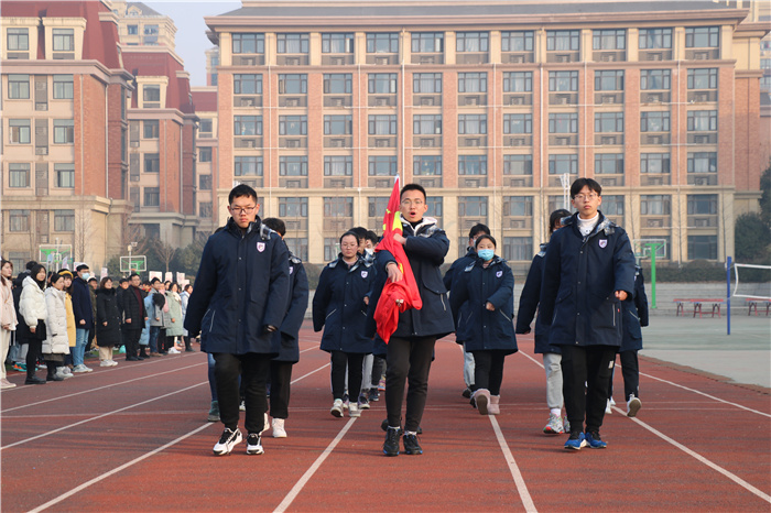 國(guó)旗下講話：向奮斗者致敬，給追夢(mèng)者點(diǎn)贊，為奔跑者鼓掌，向違紀(jì)者亮劍（20210104）(圖1)
