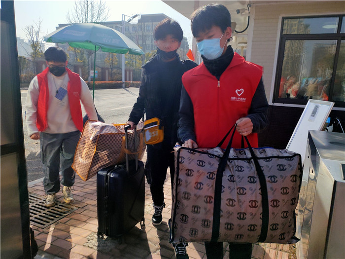 團委:離校步履總匆忙，志愿服務暖心房(圖3)