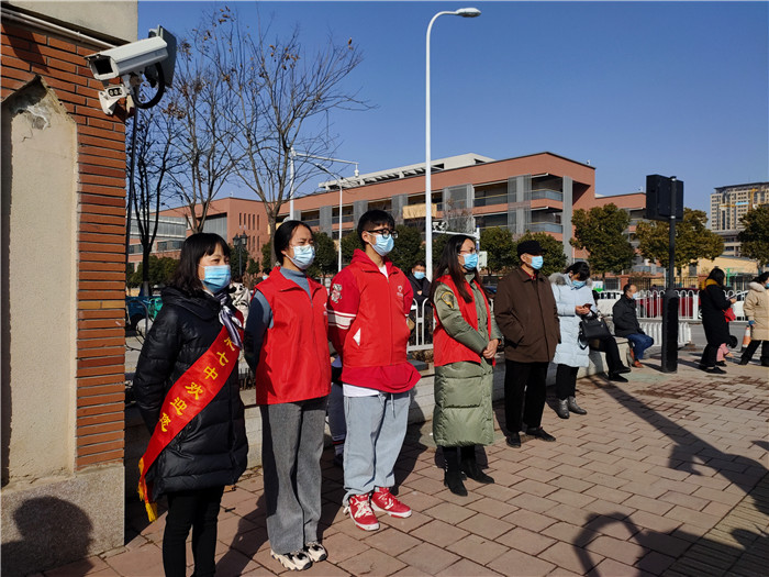 團委:離校步履總匆忙，志愿服務暖心房(圖6)