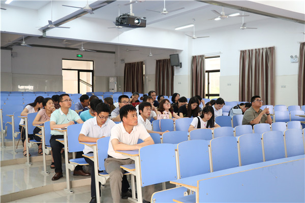 立足崗位貢獻力量，爭當合格共產(chǎn)黨員(圖2)