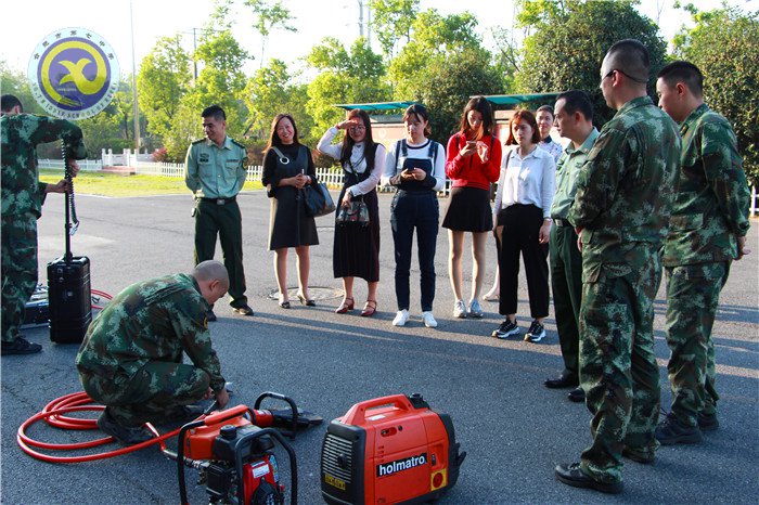  軍民魚水情，歡樂慶佳節(jié)(圖2)