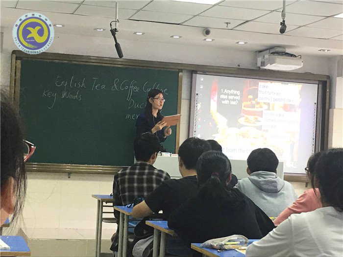 匯報課堂現(xiàn)曙光，青年教師鑄希望(圖1)