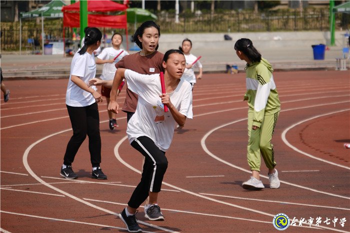 健身與運(yùn)動同樂，學(xué)生與教師共歡(圖3)