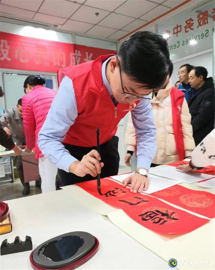 迎新春，賀新年，七中學(xué)子歡至科大附屬醫(yī)院寫春聯(lián)(圖2)