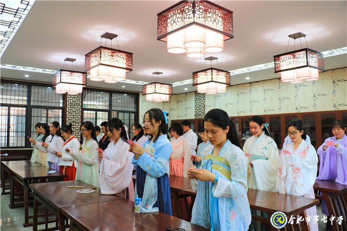 安徽商報：讓每一位學(xué)子微笑著、自信地走出校園(圖6)