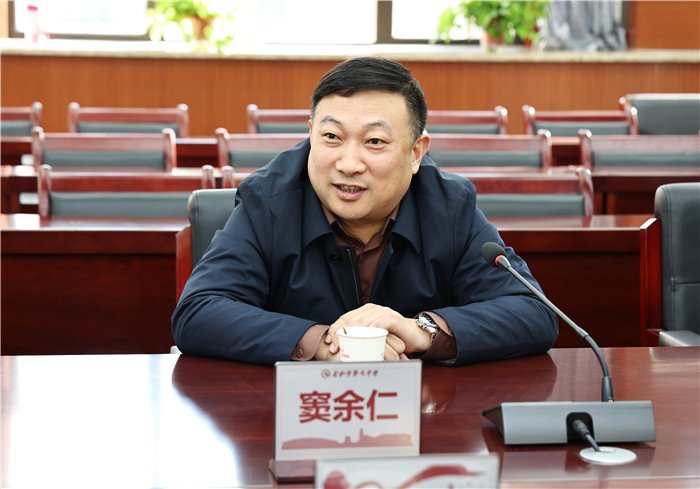 國家“雙一流”建設(shè)高校安徽大學(xué)向合肥七中授牌“優(yōu)質(zhì)生源基地”！(圖5)