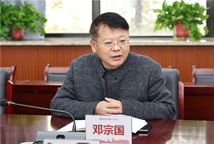 國家“雙一流”建設(shè)高校安徽大學(xué)向合肥七中授牌“優(yōu)質(zhì)生源基地”！(圖3)