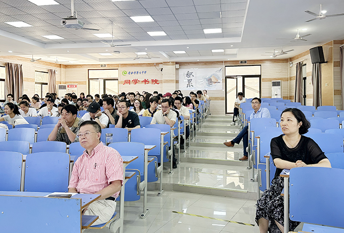 合肥七中高一年級(jí)召開全體教師會(huì)(圖1)